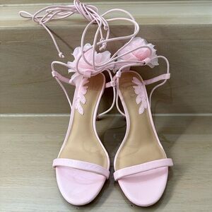 NEW NWT 🌸 Gianni Bini Pink Strappy Heels with Ankle Wrap 🌸